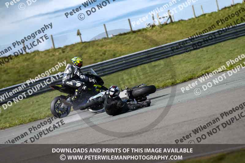 anglesey no limits trackday;anglesey photographs;anglesey trackday photographs;enduro digital images;event digital images;eventdigitalimages;no limits trackdays;peter wileman photography;racing digital images;trac mon;trackday digital images;trackday photos;ty croes